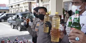 Polres Klaten Ungkap Currat Roda 4 dan Sita Ribuan Botol Miras Ilegal