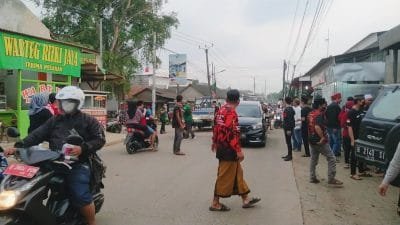 Ormas KKPMP Bersama Komunitas Naga Hitam, Berbagi Ta’jil di Korelet