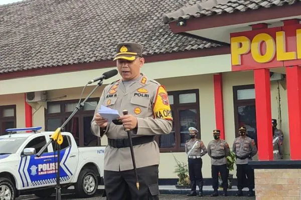Kapolres Blora Polda Jawa Tengah AKBP Aan Hardiansyah,SH,MH memimpin apel gelar pasukan Operasi Patuh Candi Tahun 2022