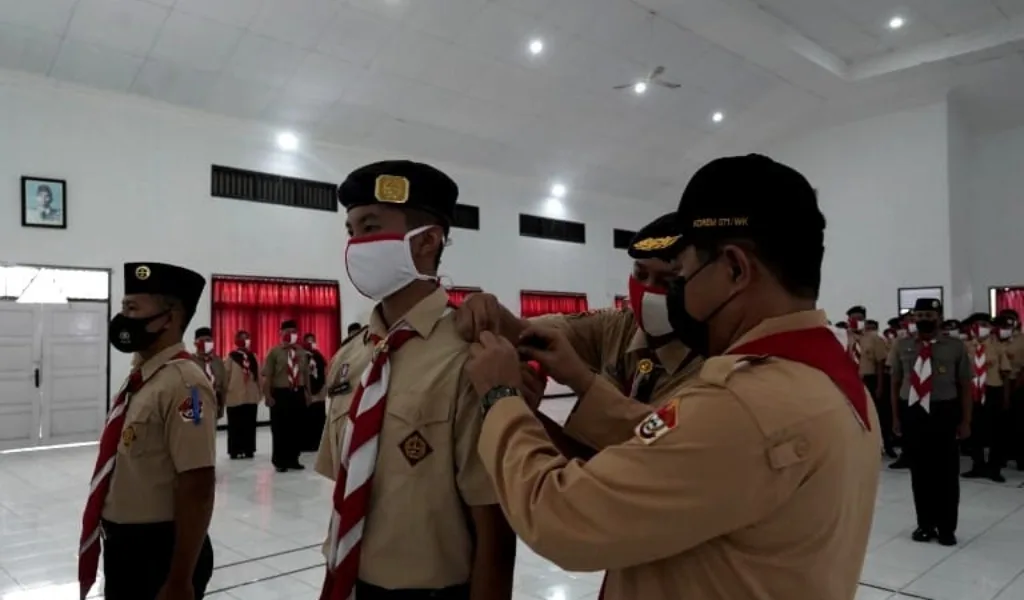 Bekali dan Tumbuhkan Semangat Bela Negara, Korem 071/Wijayakusuma Berikan Latihan Bela Negara dan Kepramukaan SMK 75-1 Purwokerto