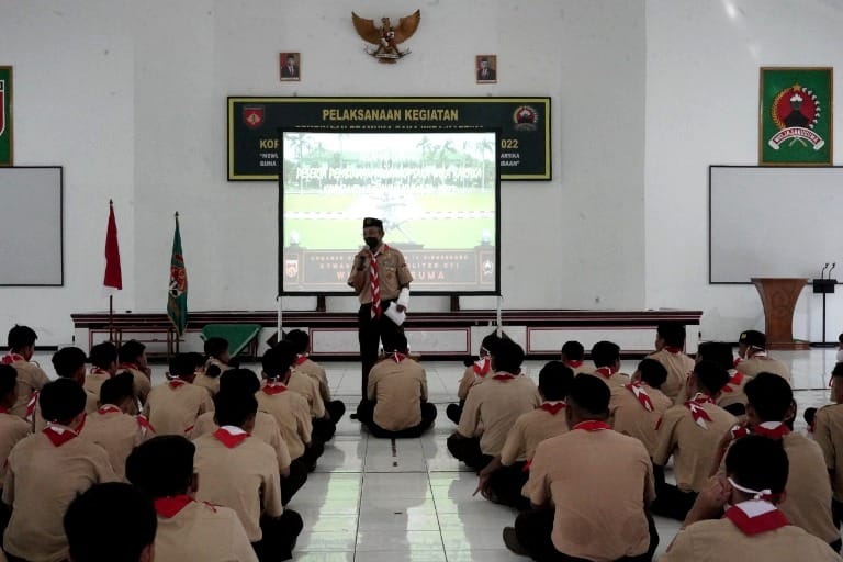 Bekali dan Tumbuhkan Semangat Bela Negara, Korem 071/Wijayakusuma Berikan Latihan Bela Negara dan Kepramukaan SMK 75-1 Purwokerto