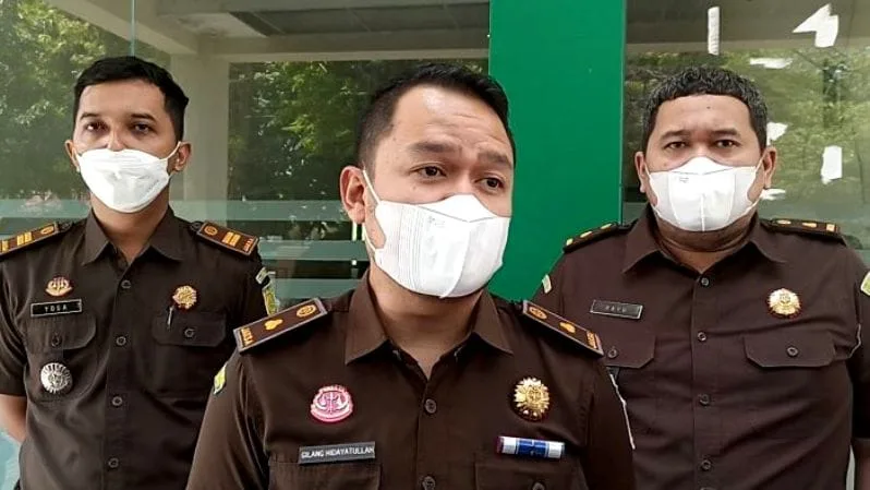 Kasi Pidsus Kejari Karanganyar Tubagus Gilang Hidayatullah berikan keterangan, terkait penetapan tersangka kasus dugaan korupsi di BUMDes Berjo, Kamis (15/9/2022)