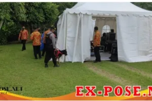 Berbagi di Papua, Satgas Yonif Raider 142/KJ Keliling Kampung Bagikan Sembako