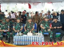 Pangdivif 2 Kostrad Dampingi, Kodiklat TNI Tinjau Langsung Latihan Gabungan Utama Linud TNI TA 2022 di Lombok, NTB.