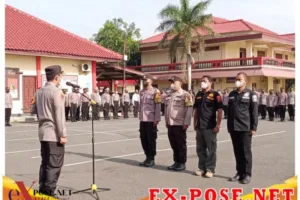 Kapolres Blora Berikan Penghargaan Anggota Berprestasi