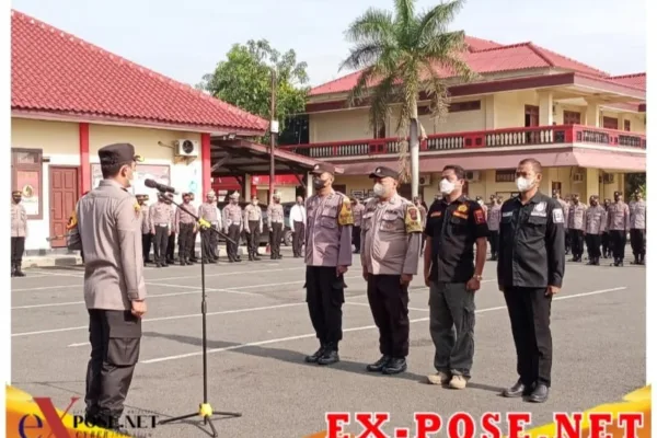 Berikan Penghargaan Anggota Berprestasi