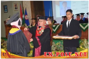 135 Mahasiswa UMUKA Melaksanakan Wisuda Perdana