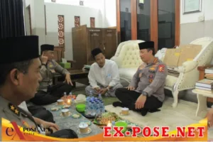 Kunjungi Gus Baha, Kapolri : Sinergitas Ulama Dan Polri Terbukti Mampu Menyelesaikan Sejumlah Masalah Besar
