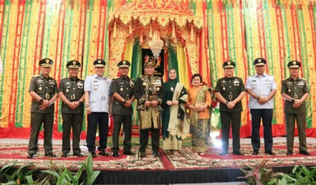 Pangkogabwilhan I Dapat Penganugerahan Gelar Dato? Dari Sultan Kerajaan Bentan