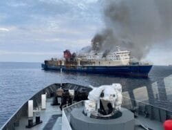 Kapal Patroli Bakamla RI Evakuasi Kapal Terbakar di Selat Bali