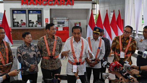 Jokowi Resmikan Pengembangan Stasiun