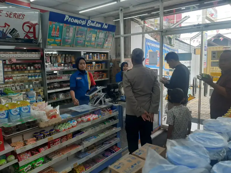 Curanmor di Halaman Parkiran Mini Market Terekam CCTV