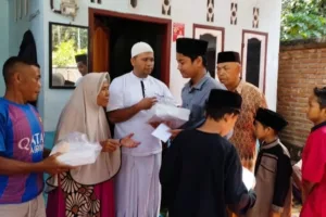 Santuni Puluhan Anak Yatim, Taufik Ingin Bangun SDM Merata di Desa Anggaraksa