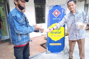 GBNN Bekasi Berbagi Takjil bersama PT Irnas & Co di Kalimalang