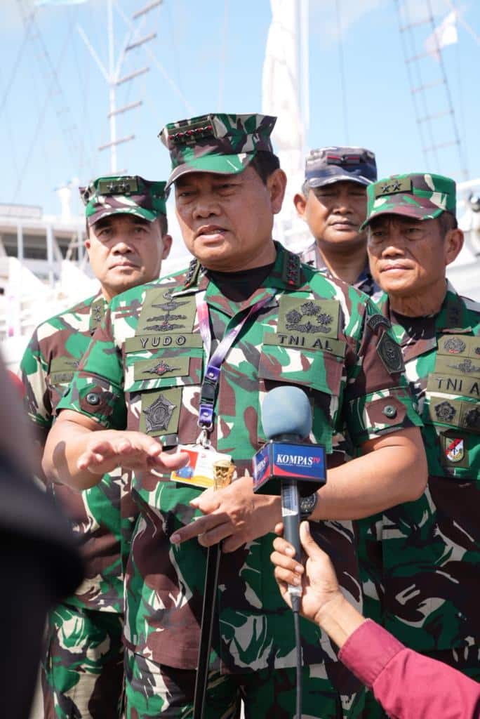 Panglima Tni Cek Keamanan Kapal Phinisi Ayana Lako Dia Untuk Ktt Asean