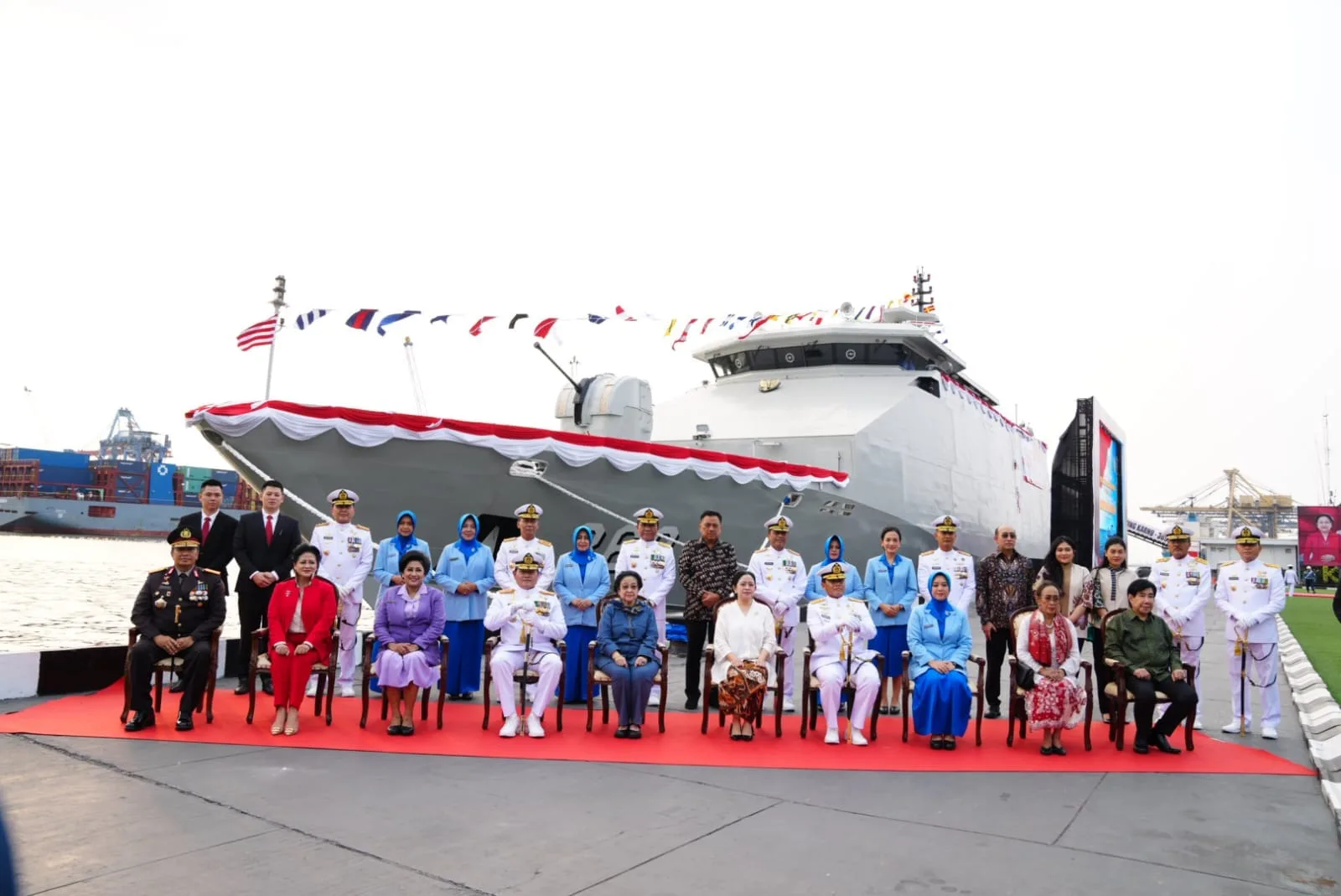 Perkuat Armada RI Panglima Kukuhkan KRI Bung Karno-369