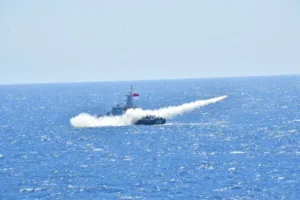 TNI Kerahkan Kapal Perang Bikin Kocar-Kacir Pasukan Musuh