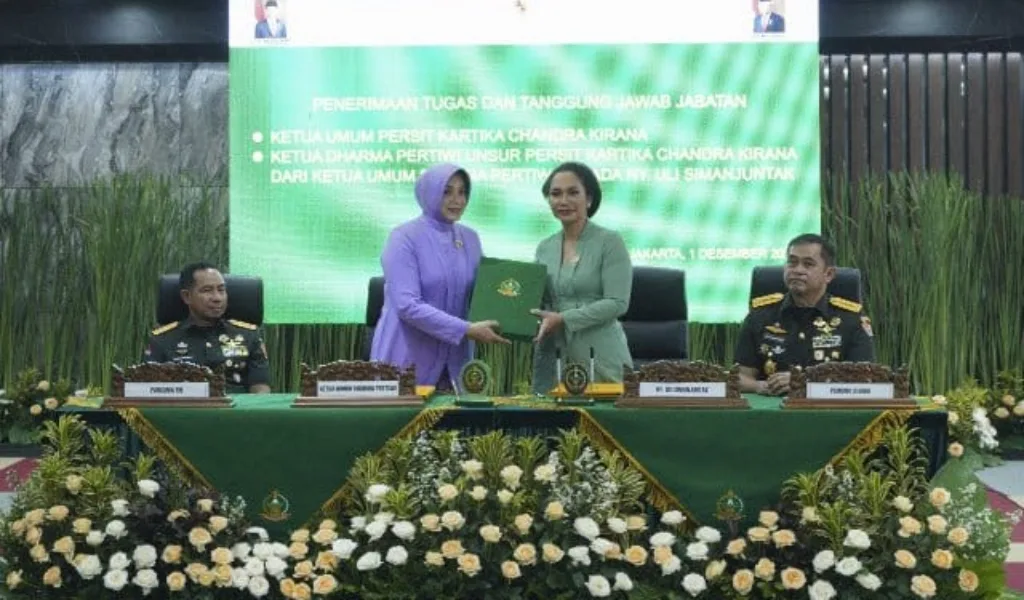 Ny. Evi Agus Subiyanto Serahkan Jabatan Ketum Persit KCK