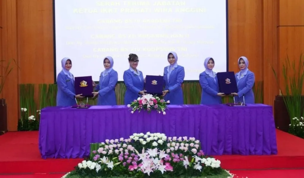 Ny. Evi Agus Subiyanto Pimpin Sertijab Lima Jabatan Ketua IKKT