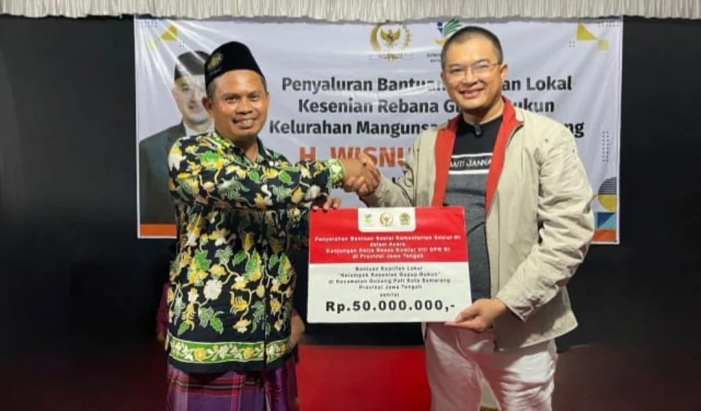 Wisnu Wijaya Serahkan Bantuan Kearifan Lokal ke Kesenian Rebana Guyup Rukun