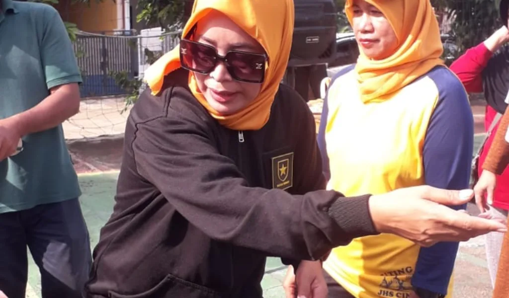 Caleg Mardiah SH Nomer Urut 3 Hadir Senam Bersama Warga di Perum Puspa