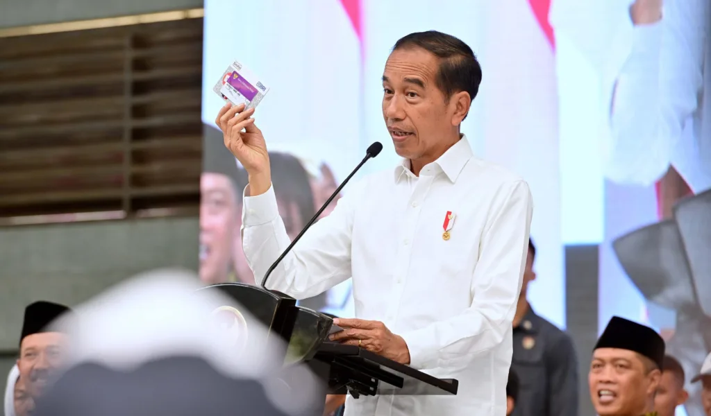 Jokowi dan Mendikbudristek Minta Pelajar Manfaatkan PIP dengan Baik