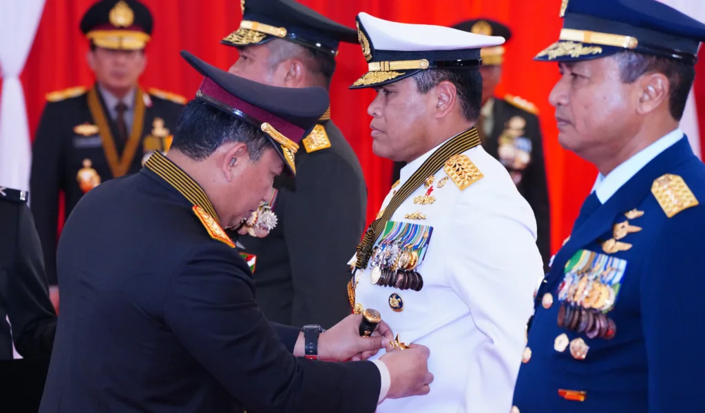 Panglima TNI Terima Penganugerahan Bintang Bhayangkara Utama