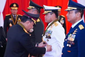 Panglima TNI Terima Penganugerahan Bintang Bhayangkara Utama