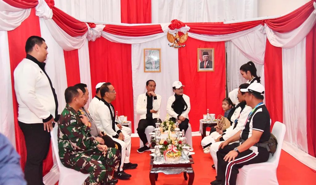 Panglima TNI Dampingi Presiden RI Buka Peparnas XVII Solo 2024