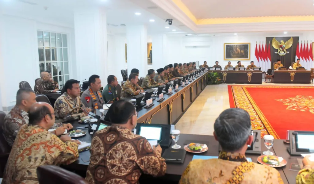 Panglima TNI Hadiri Sidang Kabinet Paripurna Pertama Dipimpin oleh Presiden RI