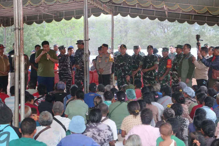 Panglima TNI Tinjau Lokasi Terdampak Erupsi