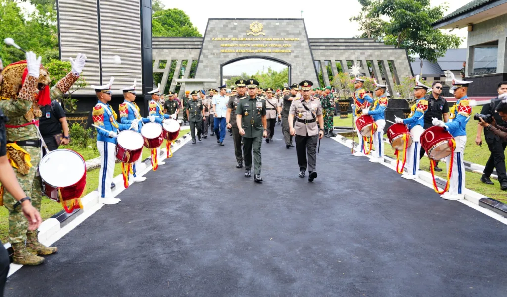 Pelantikan Prajurit Taruna Akademi TNI dan Bhayangkara Taruna