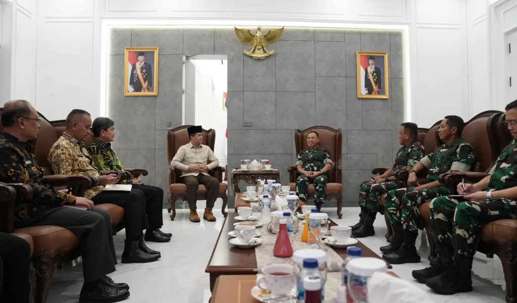 Panglima TNI Terima Audiensi Menteri Transmigrasi RI