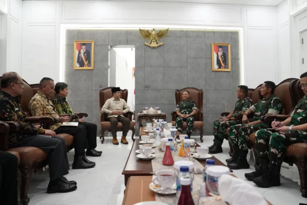 Panglima TNI Terima Audiensi Menteri Transmigrasi RI