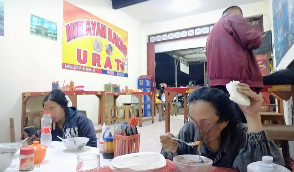 Emak-emak Warga Bekasi Diduga Bekerjasama dengan Pedagang Bakso Tipu Jutaan Rupiah