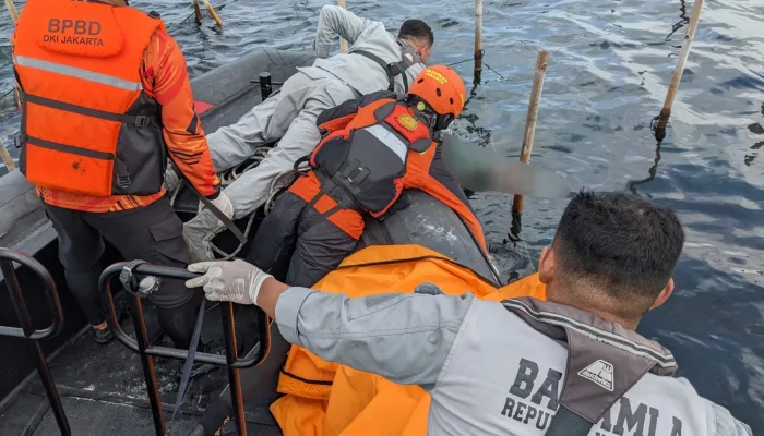 Bakamla RI Bersama Tim Gabungan Evakuasi Korban Kecelakaan Kapal