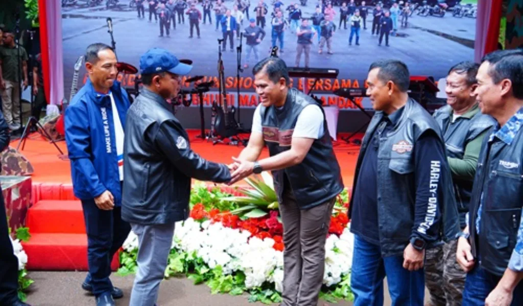 Panglima TNI Berikan Bantuan Sosial Kepada Anak-Anak Yatim Piatu di Bumi Marinir Cilandak