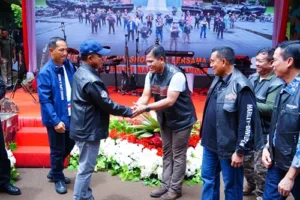 Panglima TNI Berikan Bantuan Sosial Kepada Anak-Anak Yatim Piatu di Bumi Marinir Cilandak