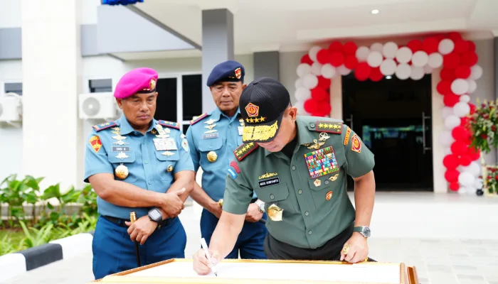 Panglima TNI Resmikan Gedung Trisula Denjaka dan Serahkan Ransus Mobile Dual Ramp System