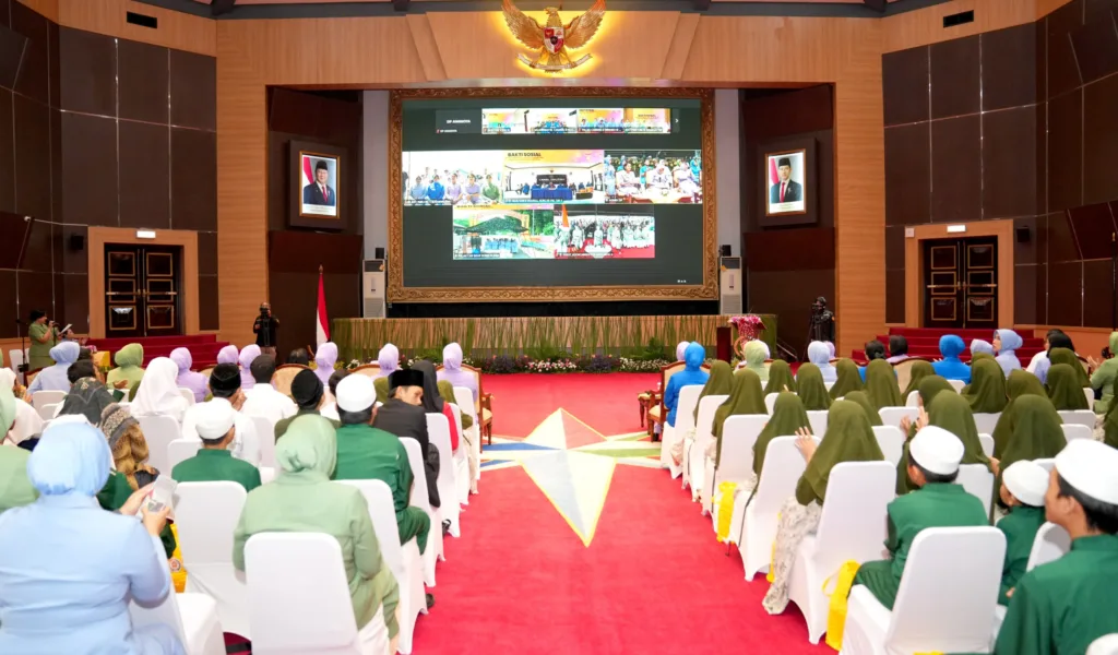 Rekor MURI, Ketum DP Pimpin Bakti Sosial Serentak