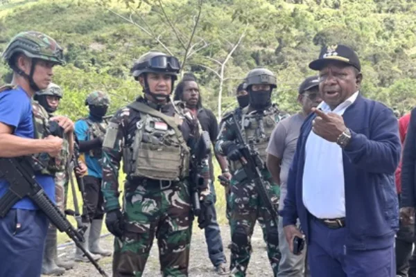 Satgas Yonif 112/DJ Dampingi Pj Bupati