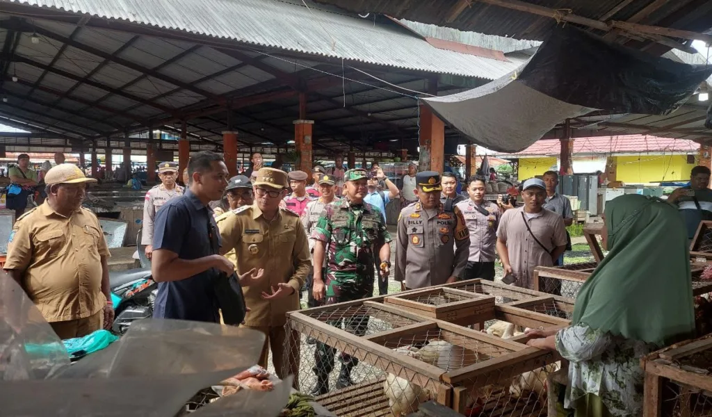 Dandim Timika Bersama Forkopimda Pantau Stabilisasi Harga Sembako