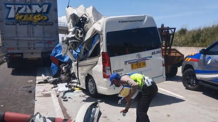 Kecelakaan Maut di Tol Cisumdawu, 3 Tewas dan 6 Luka-Luka