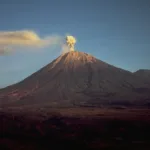 Gunung Semeru di Jatim dan Gunung Dukono di Malut Mengalami Erupsi