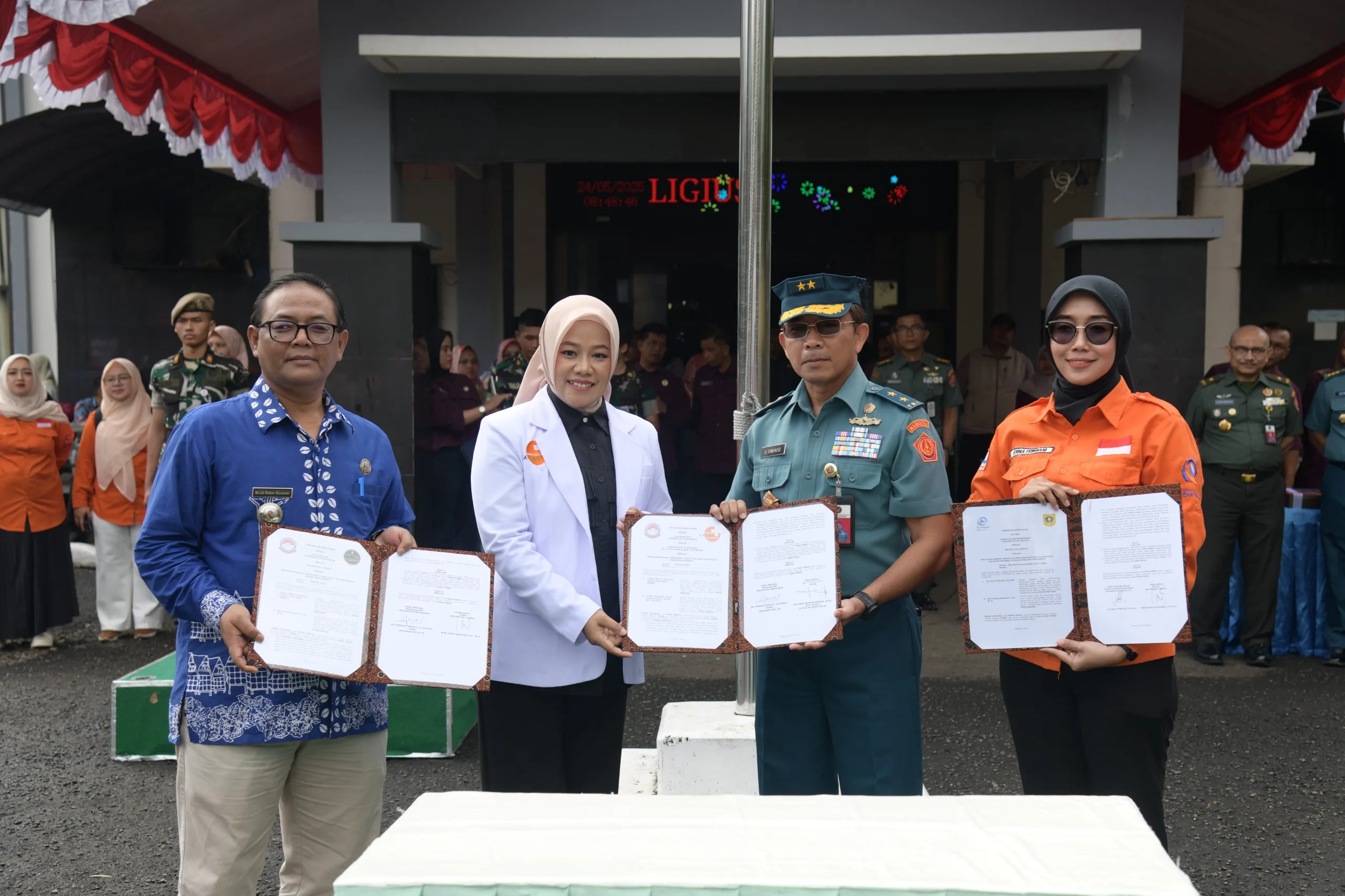 Unhan dan Universitas Esa Unggul Wujudkan Pengabdian di Cijeruk