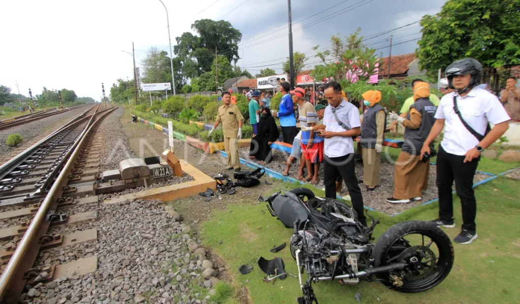 Kecelakaan Maut di Magetan, KA Malioboro Ekspres Tabrak 7 Motor