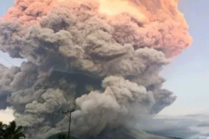 Erupsi Gunung Lewotobi Laki-Laki, Status Tetap Awas