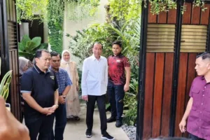 Ulang Tahun ke-64, Jokowi Disambut Warga dengan Doa