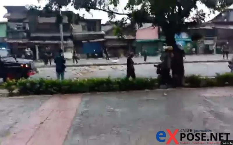 Demo hari ini Bentrokan Pecah, Aparat dan Massa Pendemo Terlibat Saling Serang