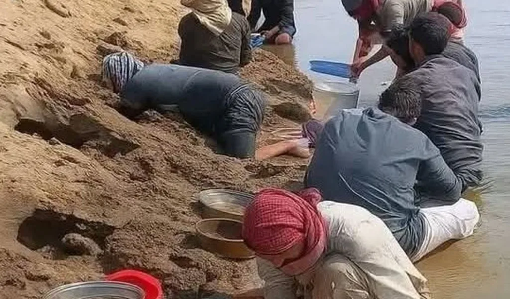 Gunung Emas Muncul di Sungai Eufrat, Tanda Kiamat ?